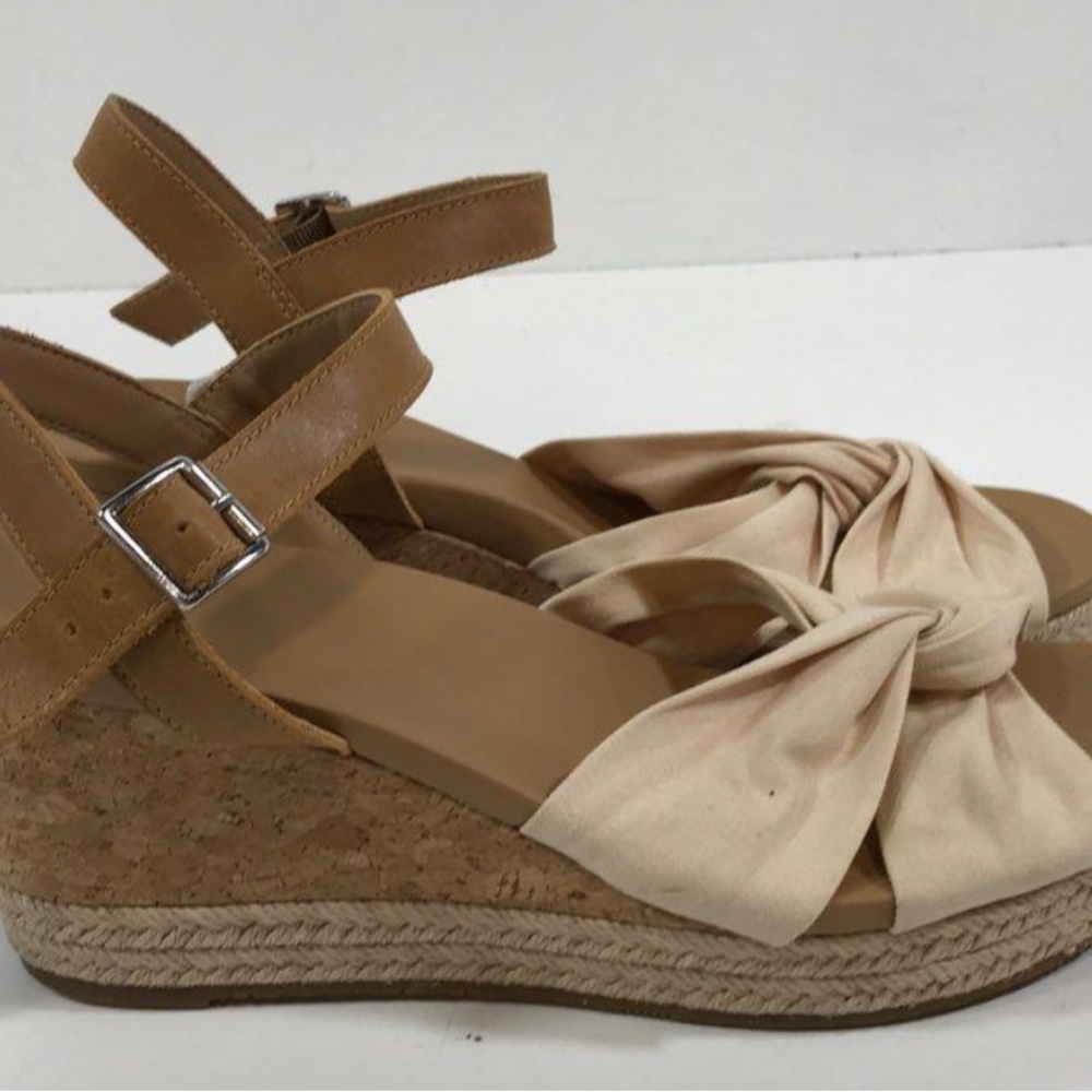 Women’s UGG Joslyn Tan/Cream Espadrille Wedges with Bow Detail Sandals Size 9